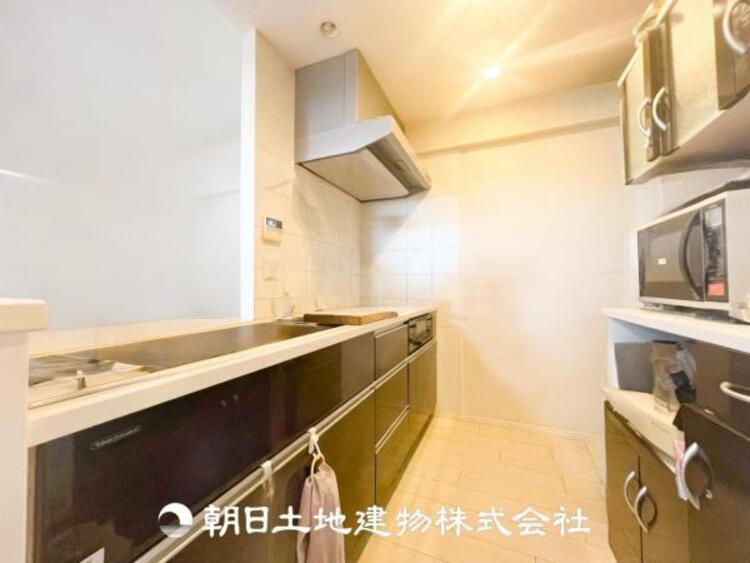 キッチン 毎日使う場所だからこそ、ストレスなく使えて、スムーズな家事ができる空間になっております。