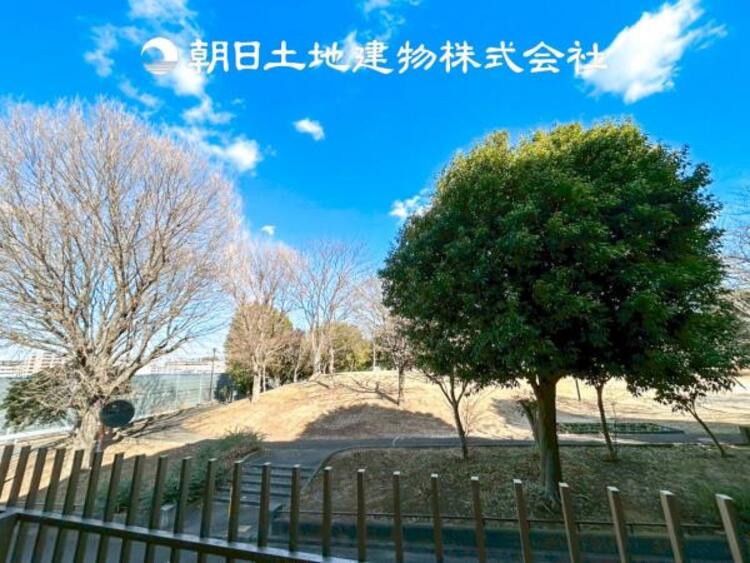 その他 【眺望】温かい太陽を感じる事ができるのは、目の前に遮るものが無いから。彼方に広がる風景が絵画のように広がります。