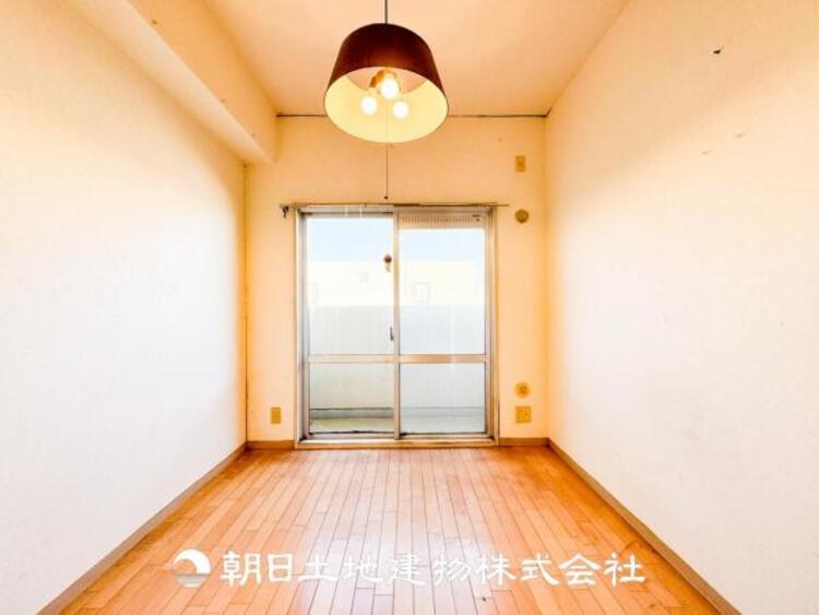 内装 趣味・感性で個性的に飾って頂けるようシンプルに仕上げてあります。