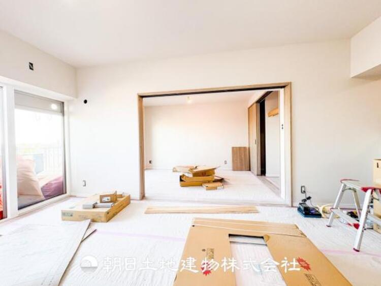 居間 大切な人とともに、心穏やかに過ごすひとときになるリビング。