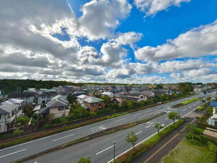 その他 陽当たり良好な南東向き開口部