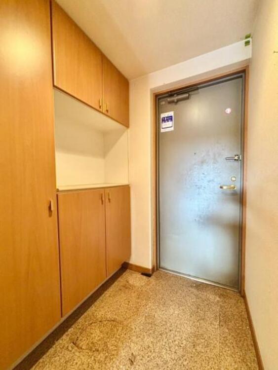 その他 下駄箱付きの玄関