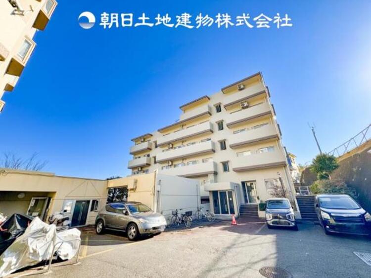 外観 表現された空間はたくさんの光を浴び、風を感じ、暮らしの時間を豊かにしてくれます。