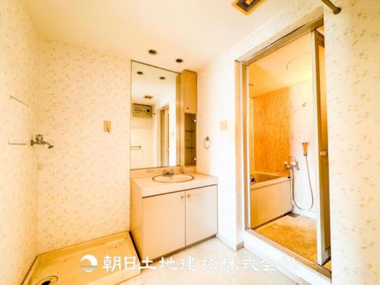 洗面 慌ただしい1日が始まり、充実した1日の終わりを締めくくる洗面所。