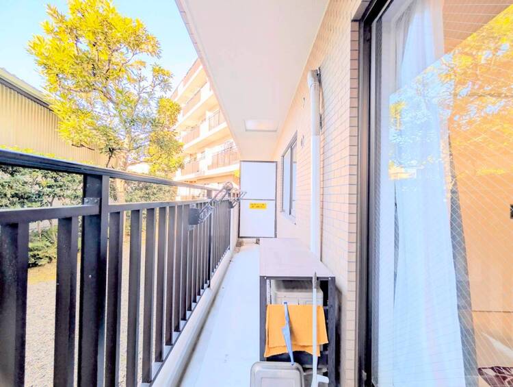 バルコニー 暮らしの中で、光と風を演出してくれるバルコニー。