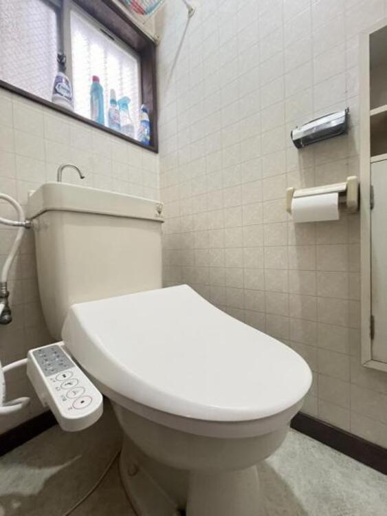 トイレ 清潔感のあるシンプルで使いやすいトイレです。