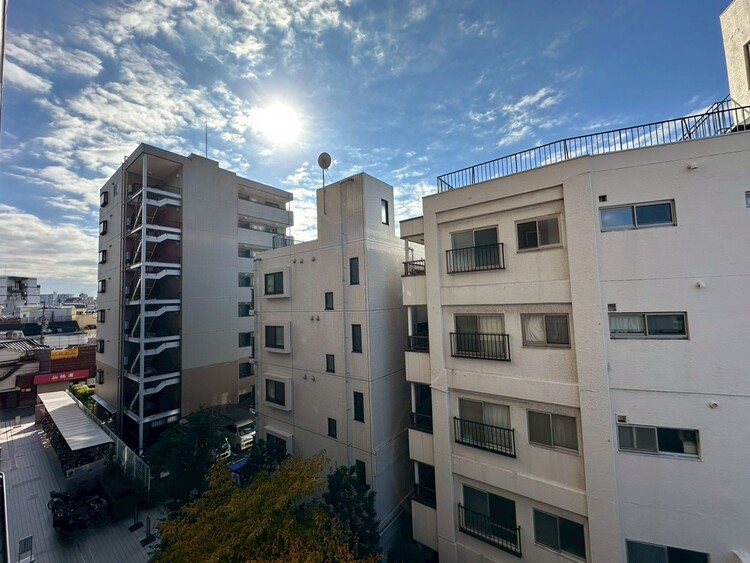 その他 眺望や窓からの景色が良いと、家で過ごす時間も快適です。