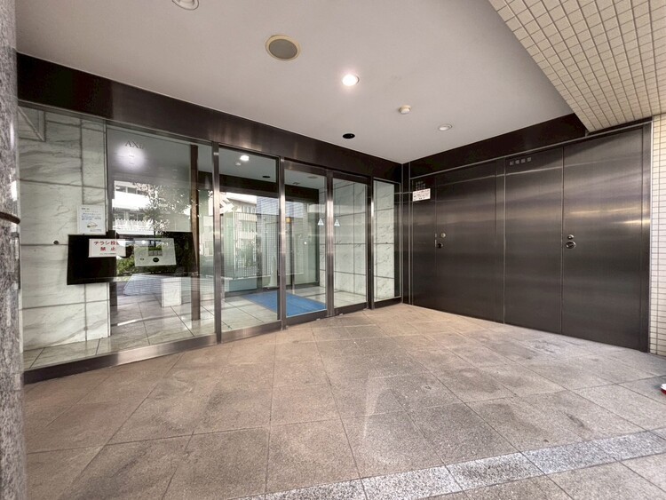 その他 上質感漂う玄関アプローチです。