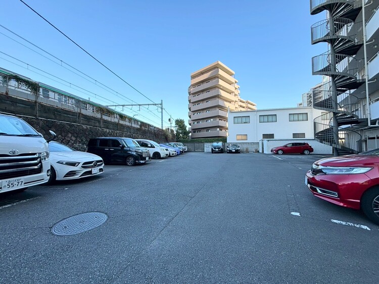 その他 駐車スペースが嬉しいですね。※空き状況は都度ご確認下さい。