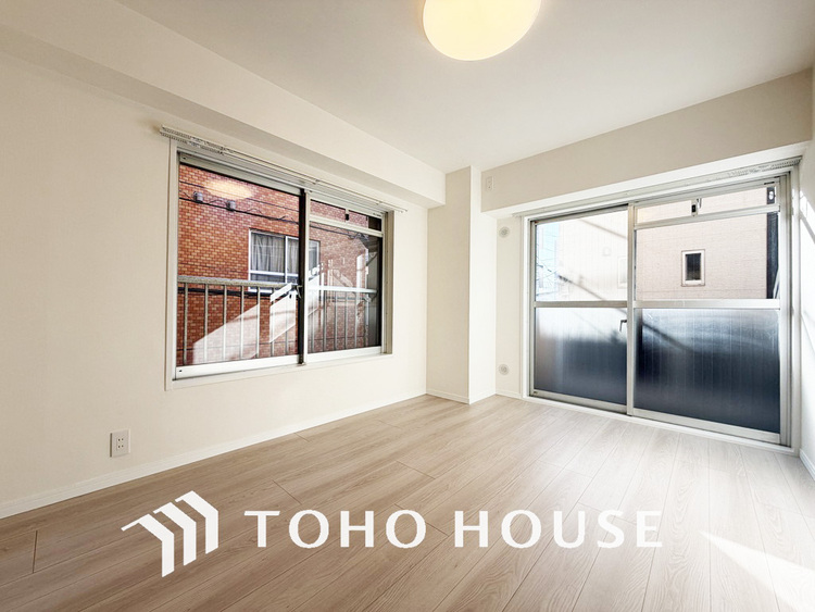 内装 採光もある洋室は、くつろぎのひと時を過ごすのにぴったり