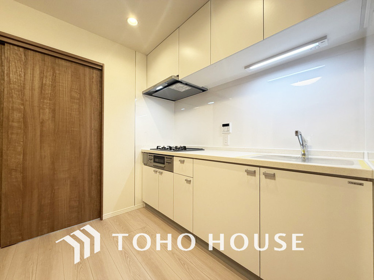 キッチン シンプルな部屋の雰囲気に溶け合うナチュラルキッチン