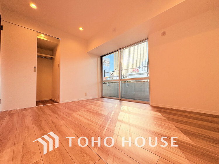 内装 シンプルですっきりとした室内は飽きのこない居心地の良い雰囲気