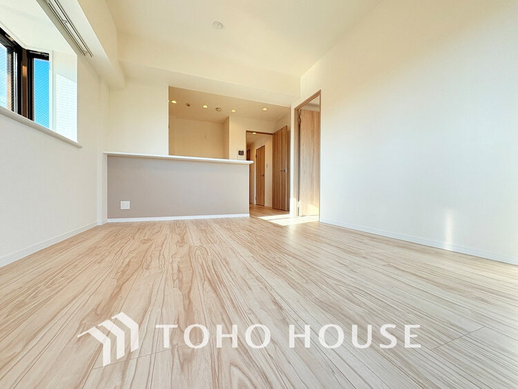 内装 上質な時間を育む暮らしのメインステージ。寛ぎとコミュニケーションを育む居心地のよい場所