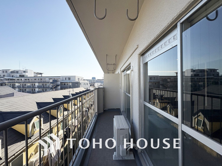 バルコニー 陽当たり良好なバルコニー