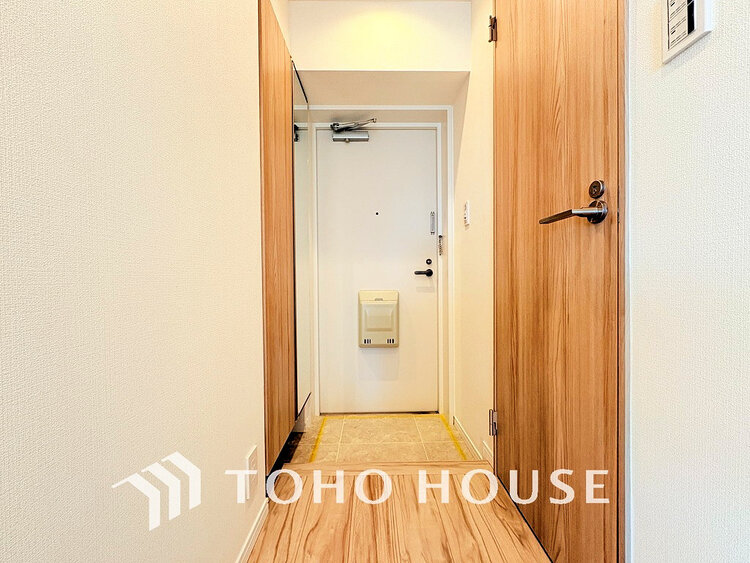 玄関 落ち着いた雰囲気の玄関、家族の帰りを暖かく迎えてくれます