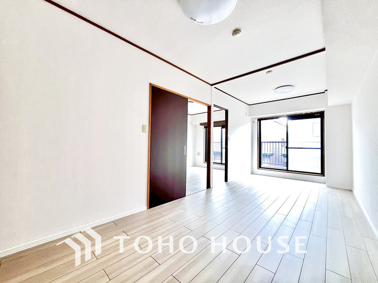 内装 1日の疲れを癒し、心地よく寛げるようゆったりとした広さをしています