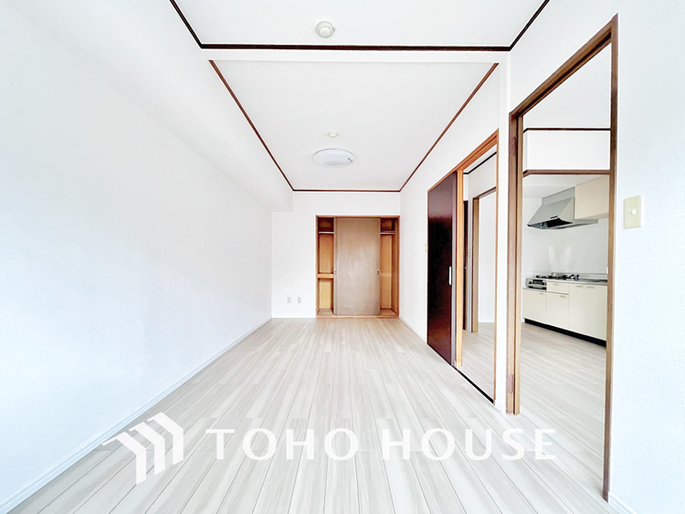 内装 シンプルですっきりとした室内は飽きのこない居心地の良い雰囲気です