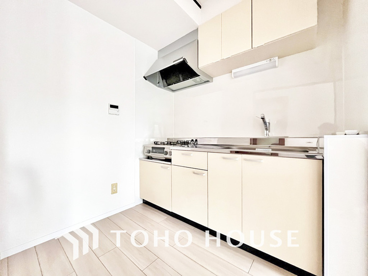 キッチン シンプルな部屋の雰囲気に溶け合うナチュラルキッチン