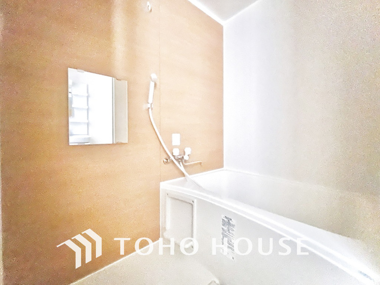 風呂 一日の疲れを癒すバスルームは、心地よいリラックスを叶える清潔感溢れる空間