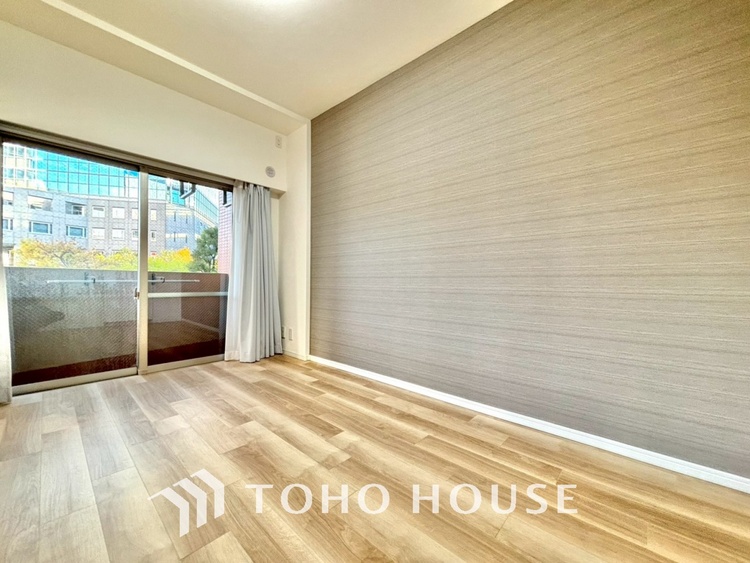 内装 風の通り道。舞い込んでくる風が優しく躍り、室内に爽やかな空気を運んでくる。