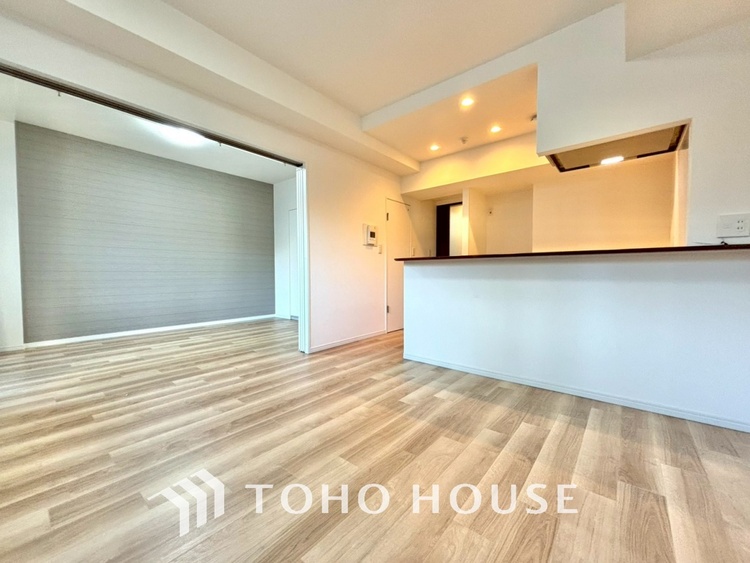 内装 「想像していた以上に広い」が写真を撮っているときの感想です。家事動線に配慮したプランによりご家族がくつろげる明るく広い空間が確保できました。