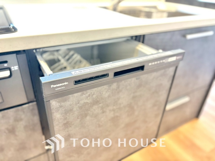 キッチン ◆食洗機◆お子様の面倒を見れる時間が増え時短になります。加えて手荒れも防げてしかも節水が高い為、大変人気があり重宝します。