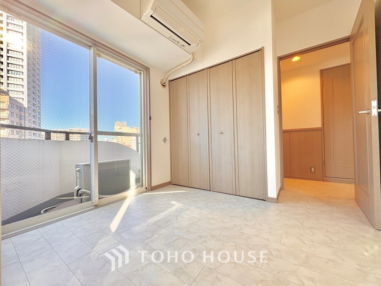 内装 寝室は一日の疲れを癒す大切な空間。快適で落ち着けるおすすめの間取りです。