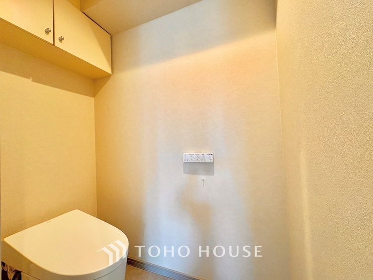 トイレ 清潔感あふれる快適なトイレ。毎日を心地よく過ごせるおすすめポイントです。