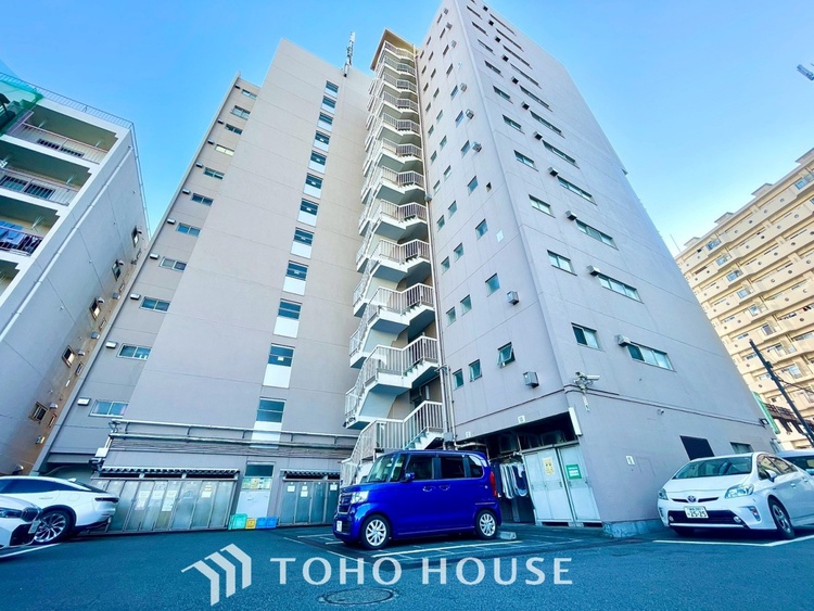 外観 ほんの少しのこだわり。ちょっとした色使いがその家がもつ雰囲気、趣（おもむき）を携え、暮らす家族や訪ねてくる友人・知人に新鮮な香りを運んできます。