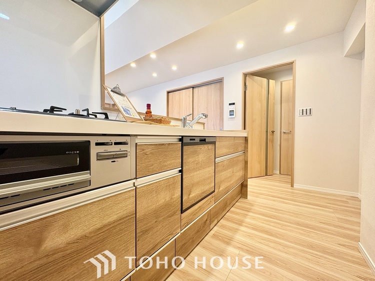 キッチン 【KITCHEN】◆家族のおはよう◆の声を笑顔で迎えてあげられるシステムキッチン。朝ごはんが楽しみでちょっと早起きしたくなるんです。