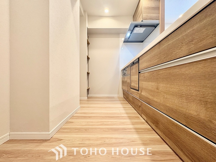 キッチン 【KITCHEN】◆家族のおはよう◆の声を笑顔で迎えてあげられるシステムキッチン。朝ごはんが楽しみでちょっと早起きしたくなるんです。