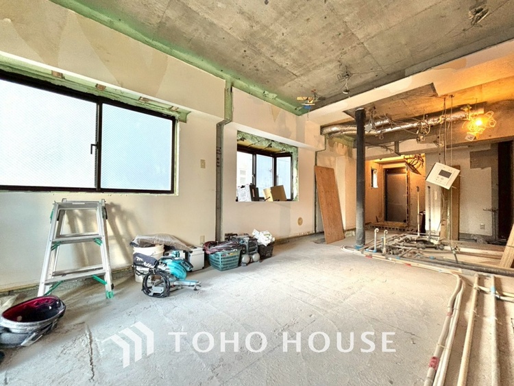 内装 【改装中】◆瀟洒な空間◆落ち着きのある彩が見事に調和させた瀟洒な空間を演出。ここに集まる家族の会話と笑顔が絶え間なく続く幸せな空間。