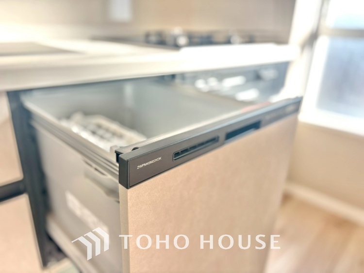 キッチン ◆食洗機◆お子様の面倒を見れる時間が増え時短になります。加えて手荒れも防げてしかも節水が高い為、大変人気があり重宝します。