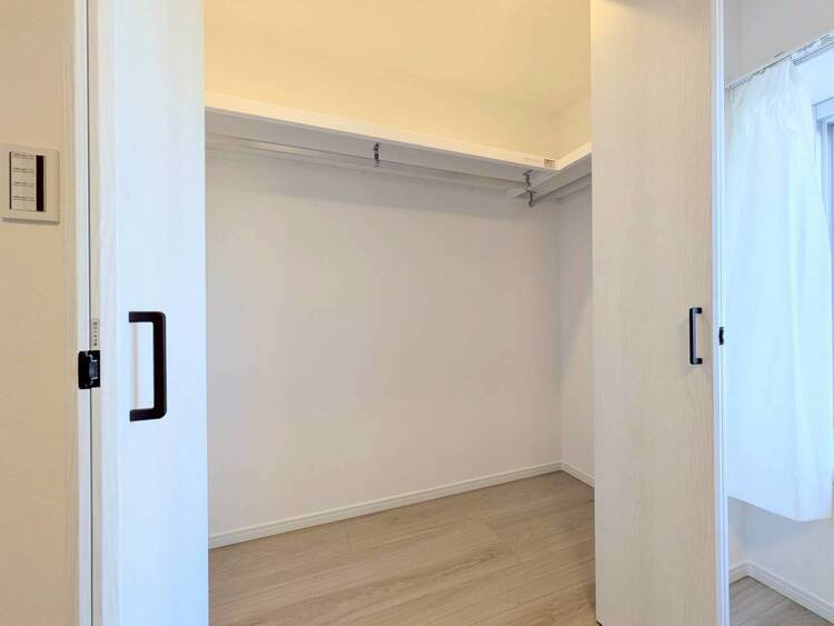 その他 収納スペースが付いていて、お部屋を広く使っていただけます。