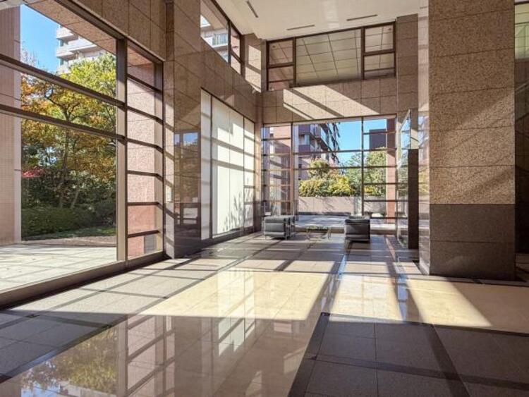 その他 ゆったりとしたロビー空間は、住まう方やゲストを心地よく迎えてくれます。