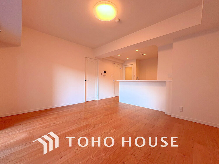 内装 広がりのある住空間、家族が集まるリビング・ダイニング