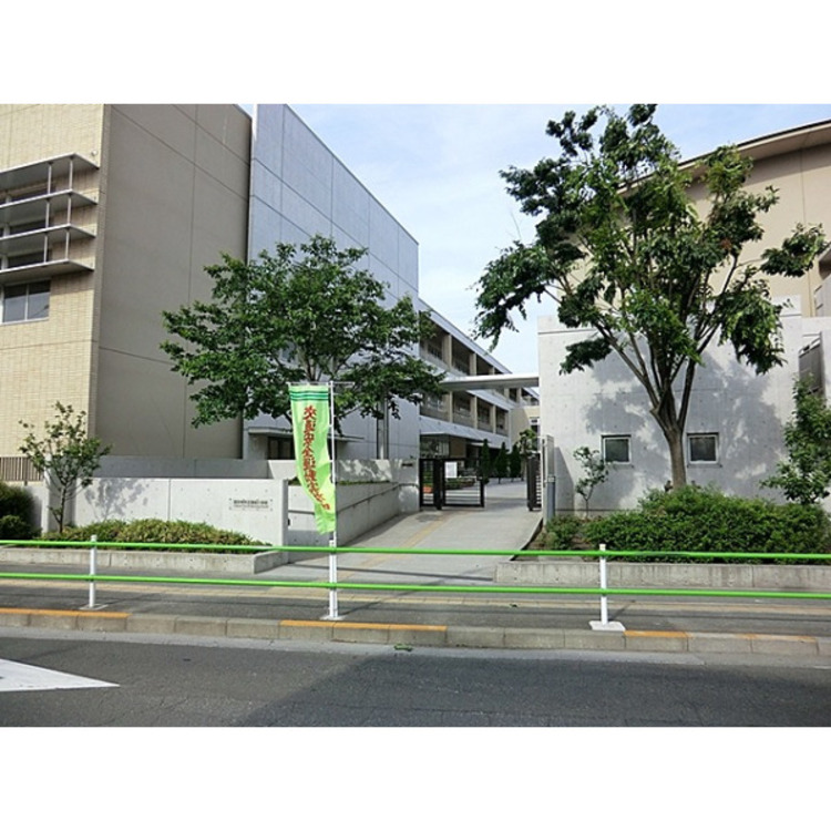 周辺 第四小学校(約450m)