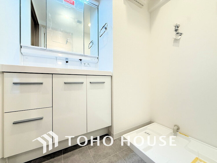 洗面 大きな洗面鏡付き、朝の身支度も楽しくなりますね