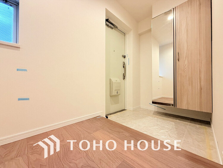 玄関 落ち着いた雰囲気の玄関、家族の帰りを暖かく迎えてくれます