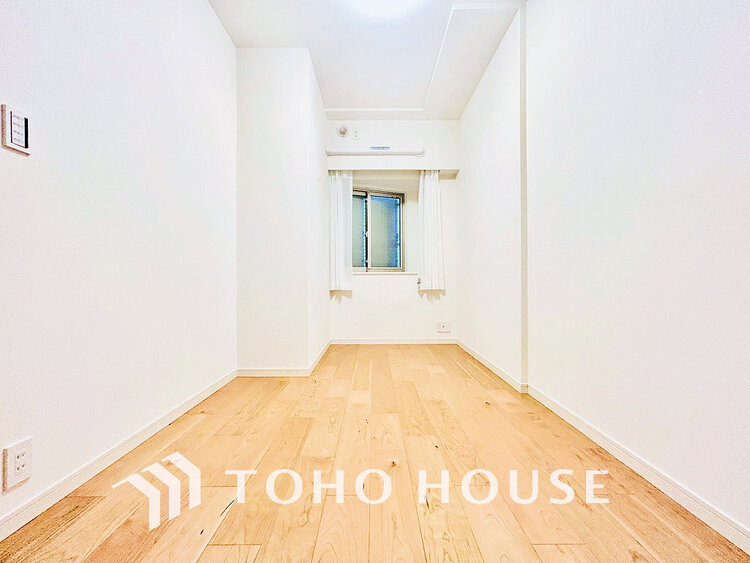 内装 採光もある洋室は、くつろぎのひと時を過ごすのにぴったり