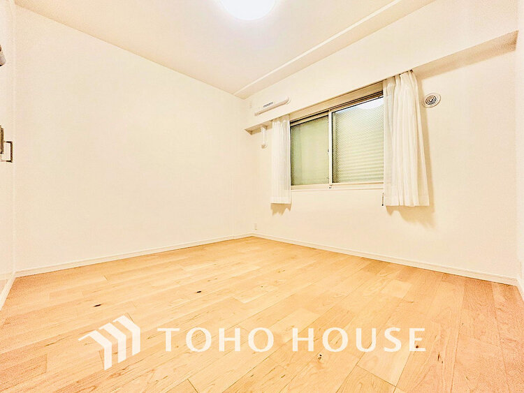 内装 シンプルですっきりとした室内は飽きのこない居心地の良い雰囲気