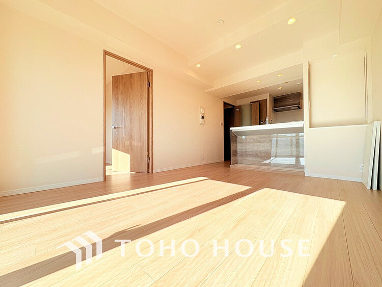 内装 広がりのある住空間、家族が集まるリビング・ダイニング