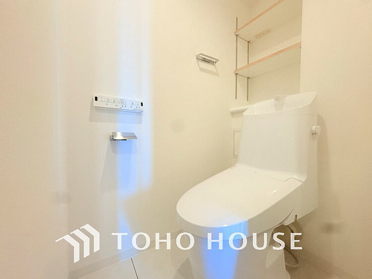 トイレ トイレには快適な温水洗浄便座付