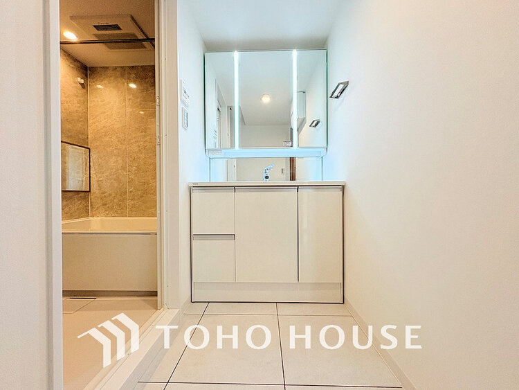 洗面 大きな洗面鏡付き、朝の身支度も楽しくなりますね