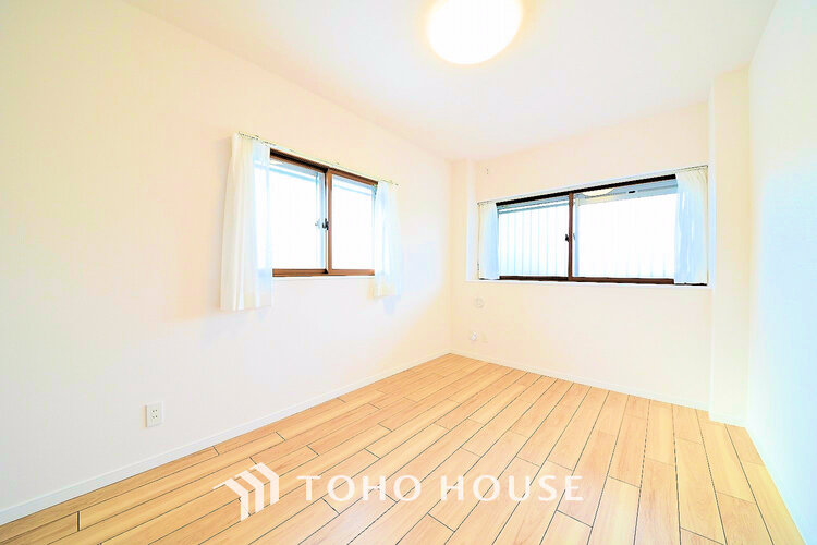 内装 シンプルですっきりとした室内は飽きのこない居心地の良い雰囲気