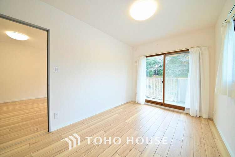 内装 1日の疲れを癒し、心地よく寛げるようゆったりとした広さをしています