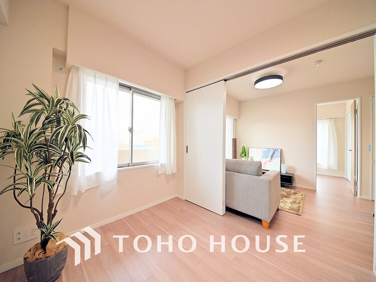 内装 1日の疲れを癒し、心地よく寛げるようゆったりとした広さをしています