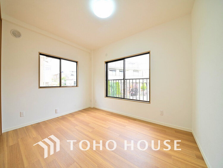 内装 シンプルですっきりとした室内は飽きのこない居心地の良い雰囲気