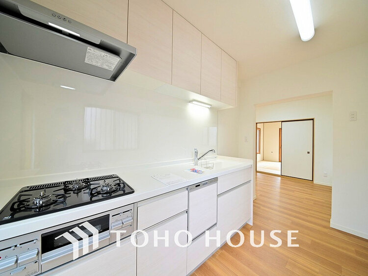 キッチン シンプルな部屋の雰囲気に溶け合うナチュラルキッチン