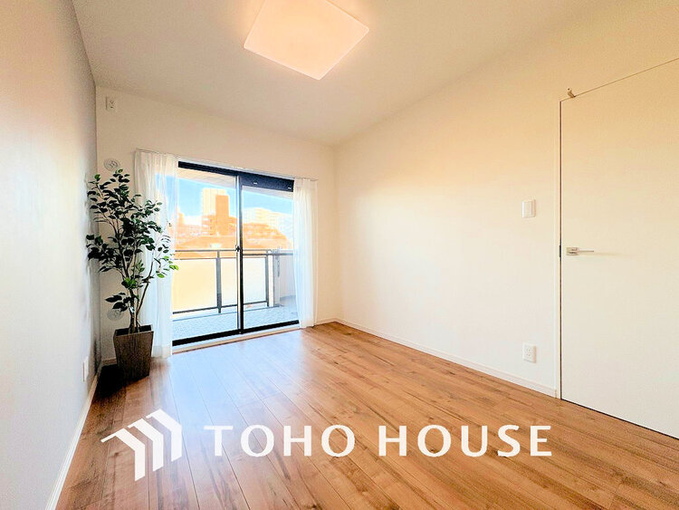 内装 1日の疲れを癒し、心地よく寛げるようゆったりとした広さをしています